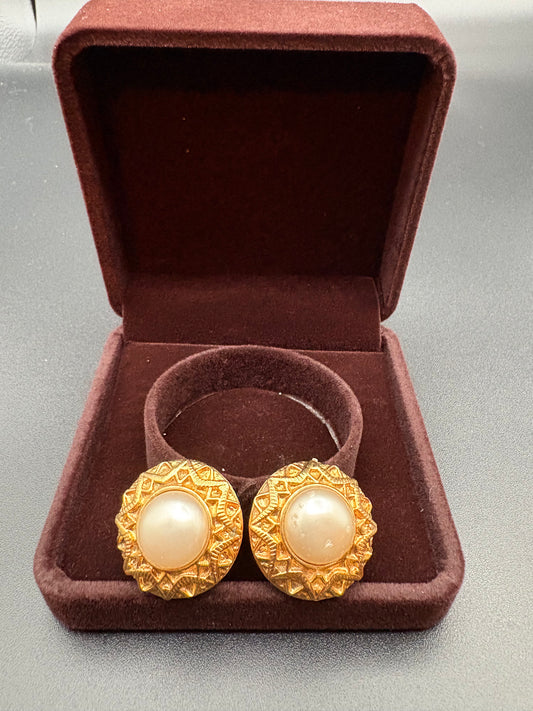 CHANEL "Pearl" earrings