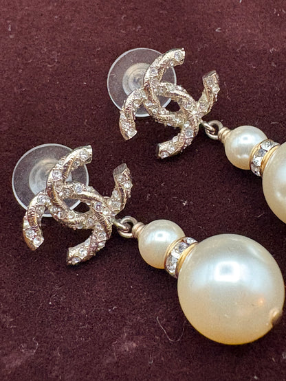 2018 CC Pearl Dangle Earrings