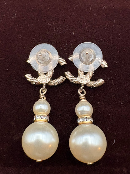 2018 CC Pearl Dangle Earrings