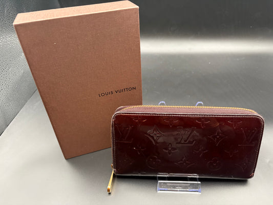 Louis Vuitton Vernis Amarante Zippy Wallet