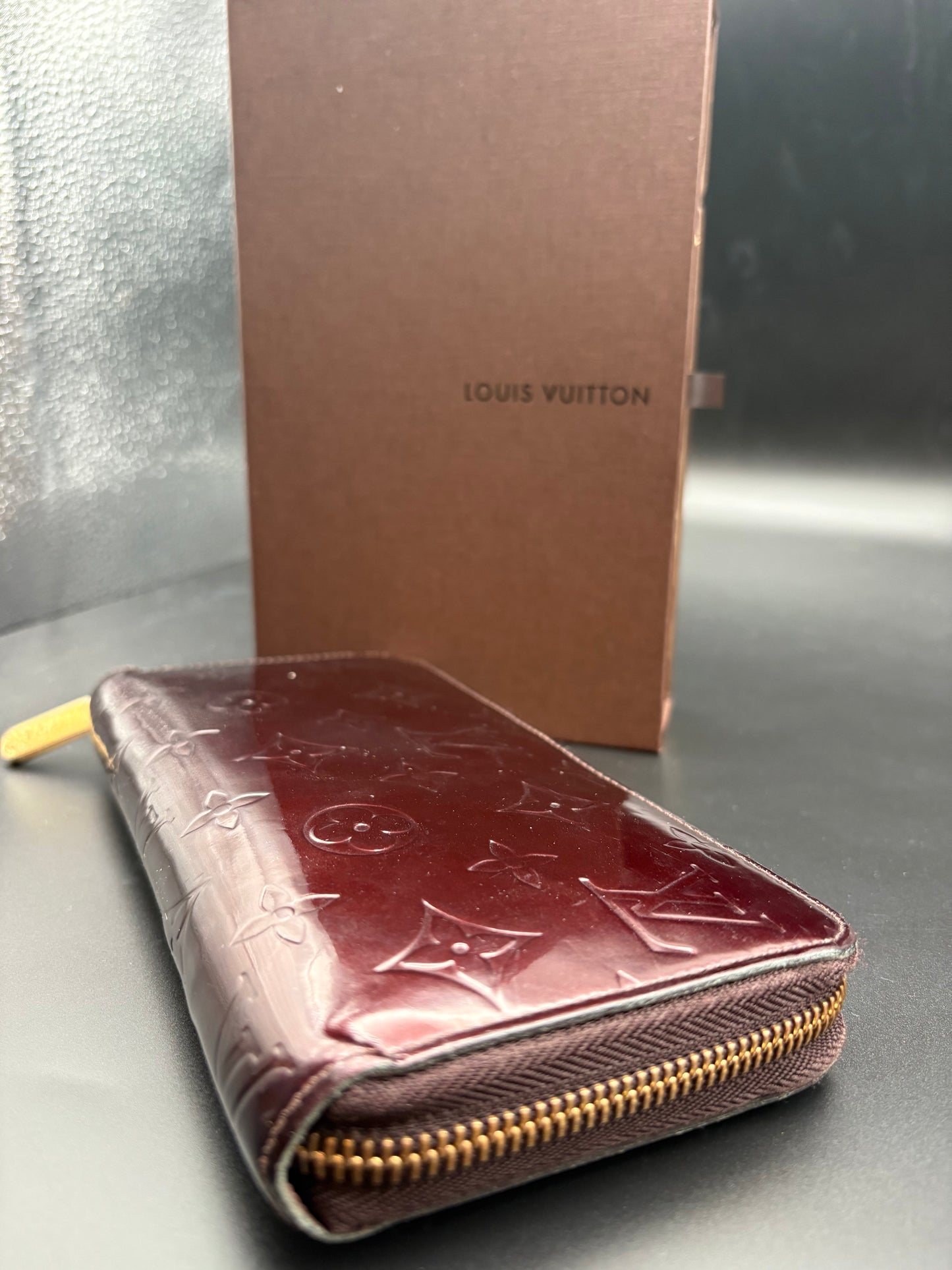 Louis Vuitton Vernis Amarante Zippy Wallet