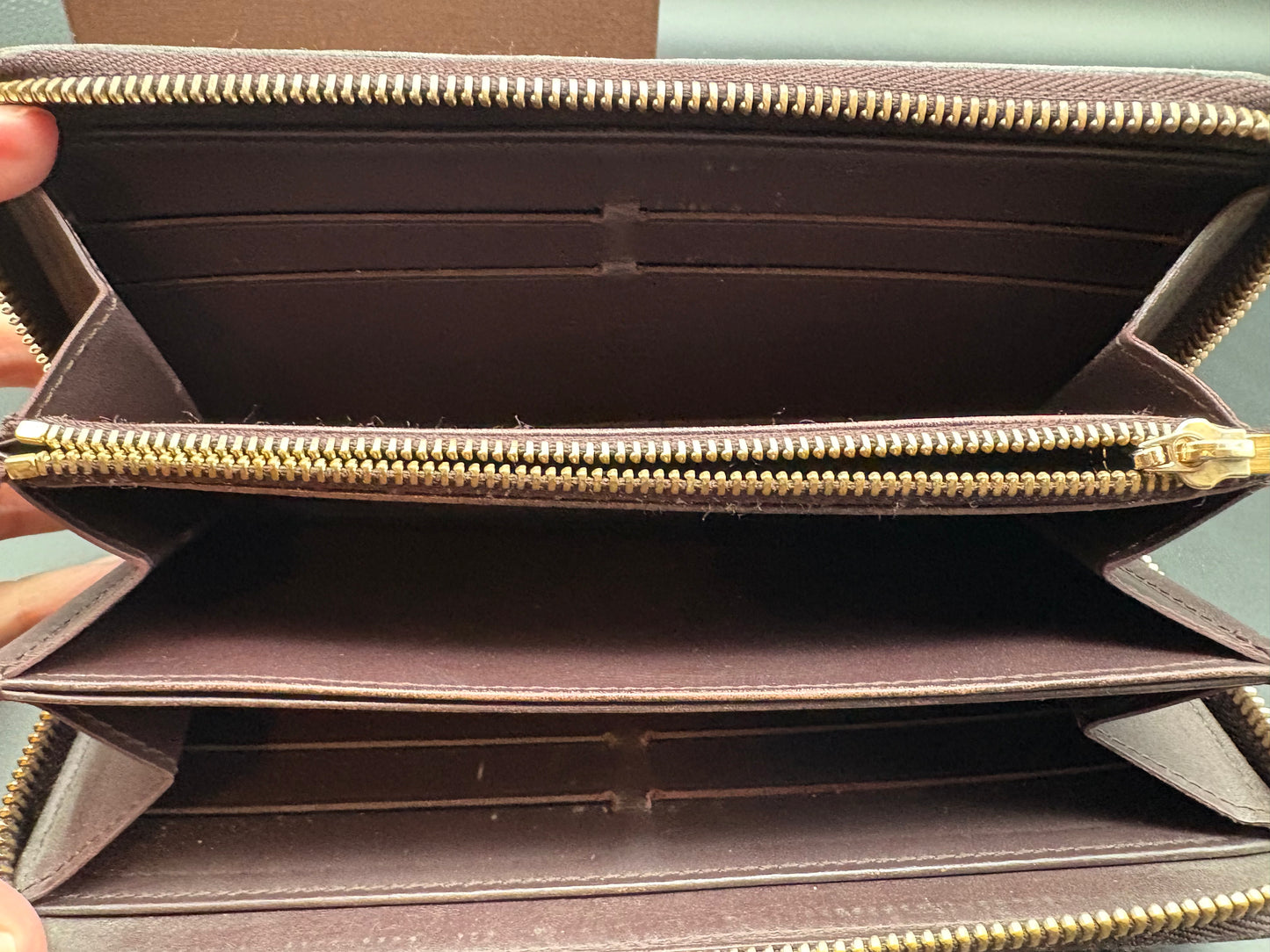 Louis Vuitton Vernis Amarante Zippy Wallet