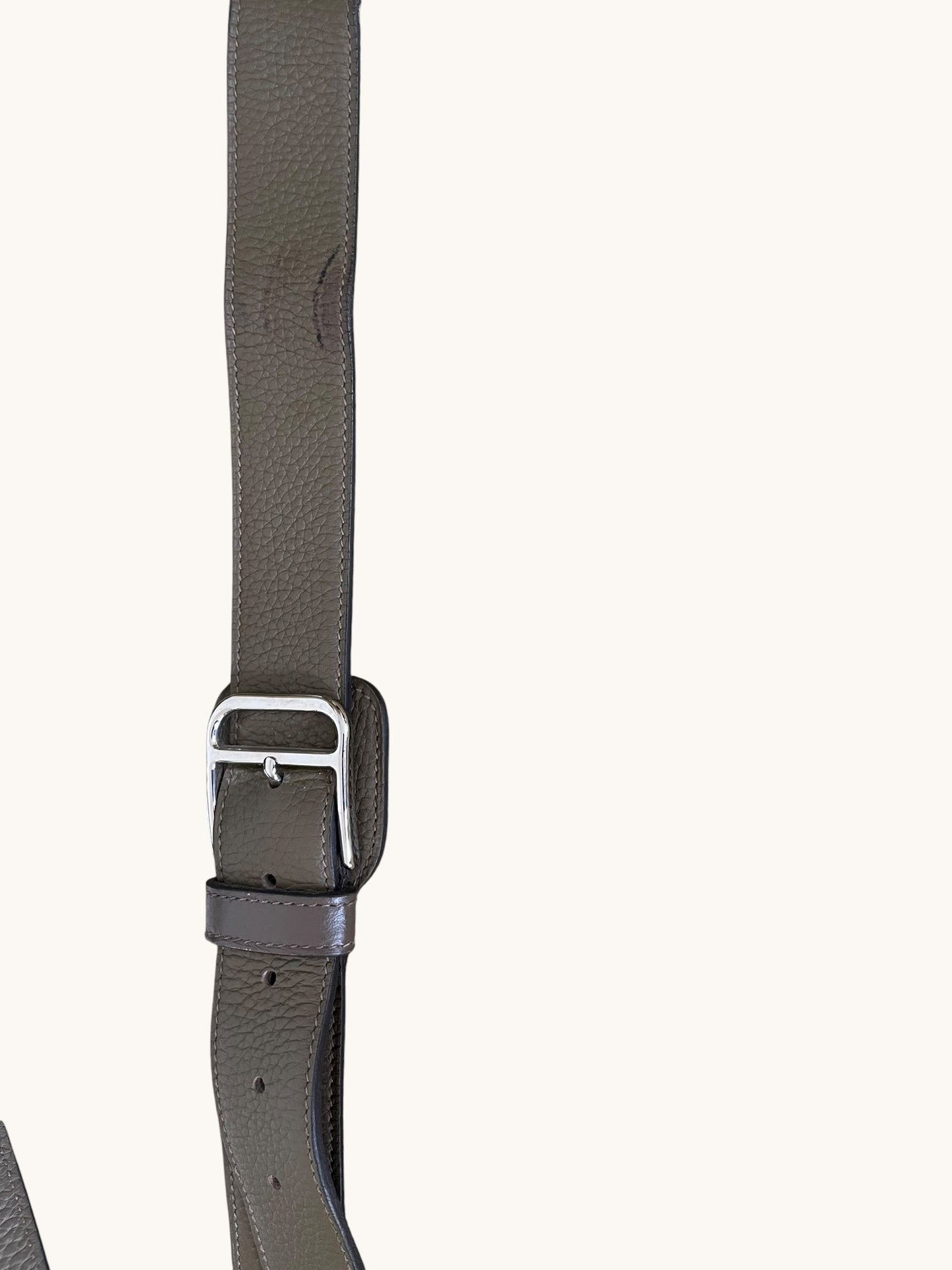 Hermes Beton Taurillon Clémence Exterior · Bleu Electrique Interior