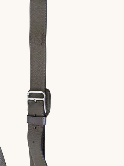 Hermes Beton Taurillon Clémence Exterior · Bleu Electrique Interior