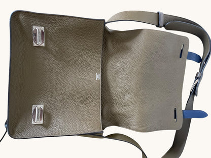 Hermes Beton Taurillon Clémence Exterior · Bleu Electrique Interior