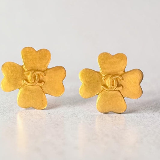 Vintage CHANEL Clover CC Earrings